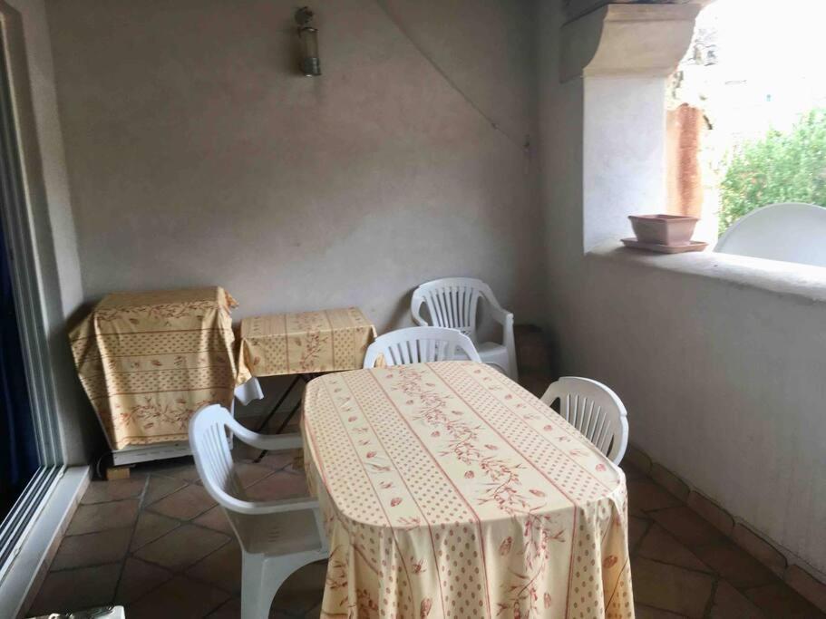 Historic French Townhouse Villa Saint-Thibéry Eksteriør billede